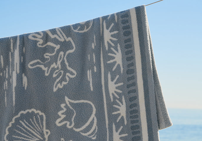 CozyChic® Giraffe Stroller Blanket | Barefoot Dreams®