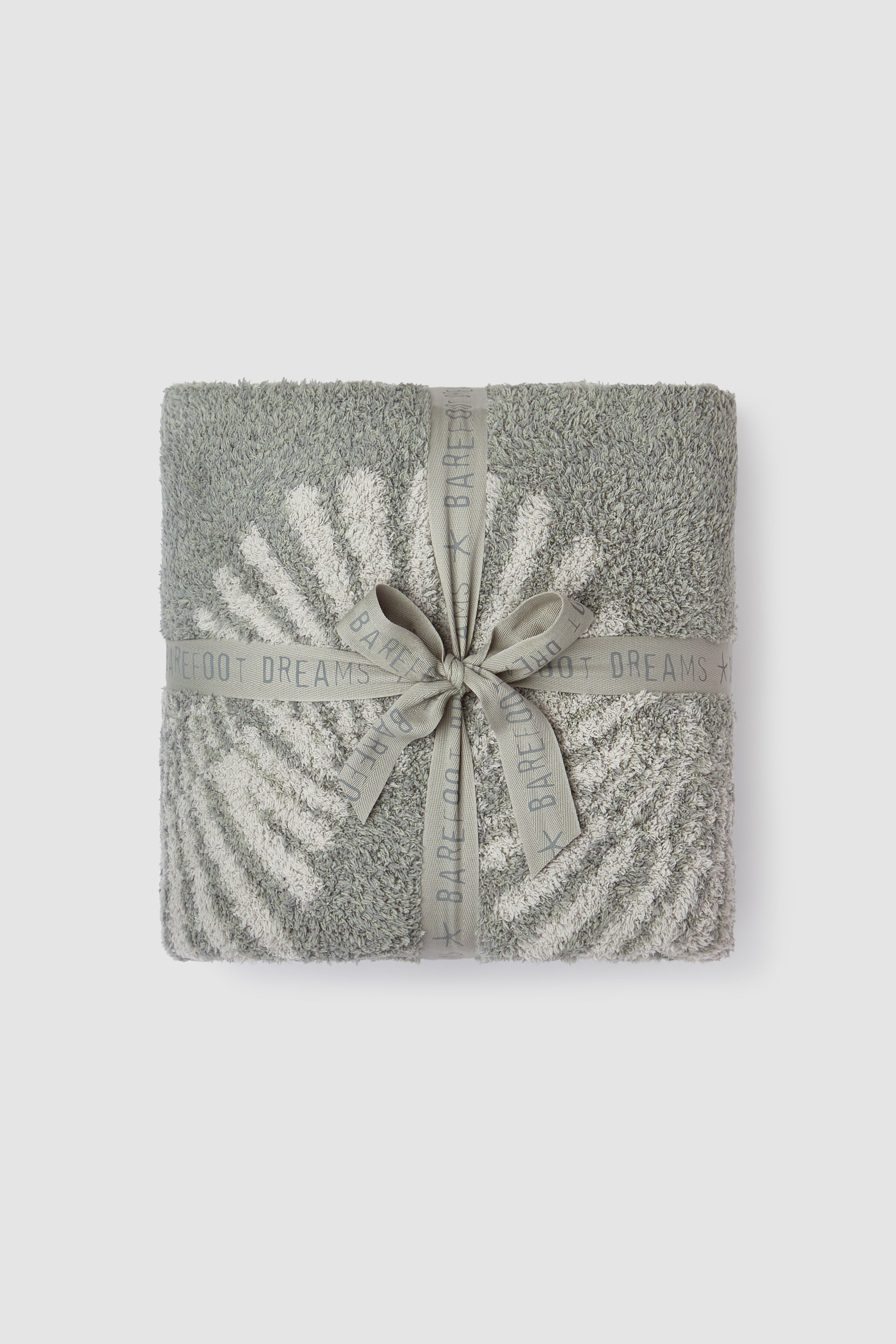 CozyChic® Spiral Seashell Throw