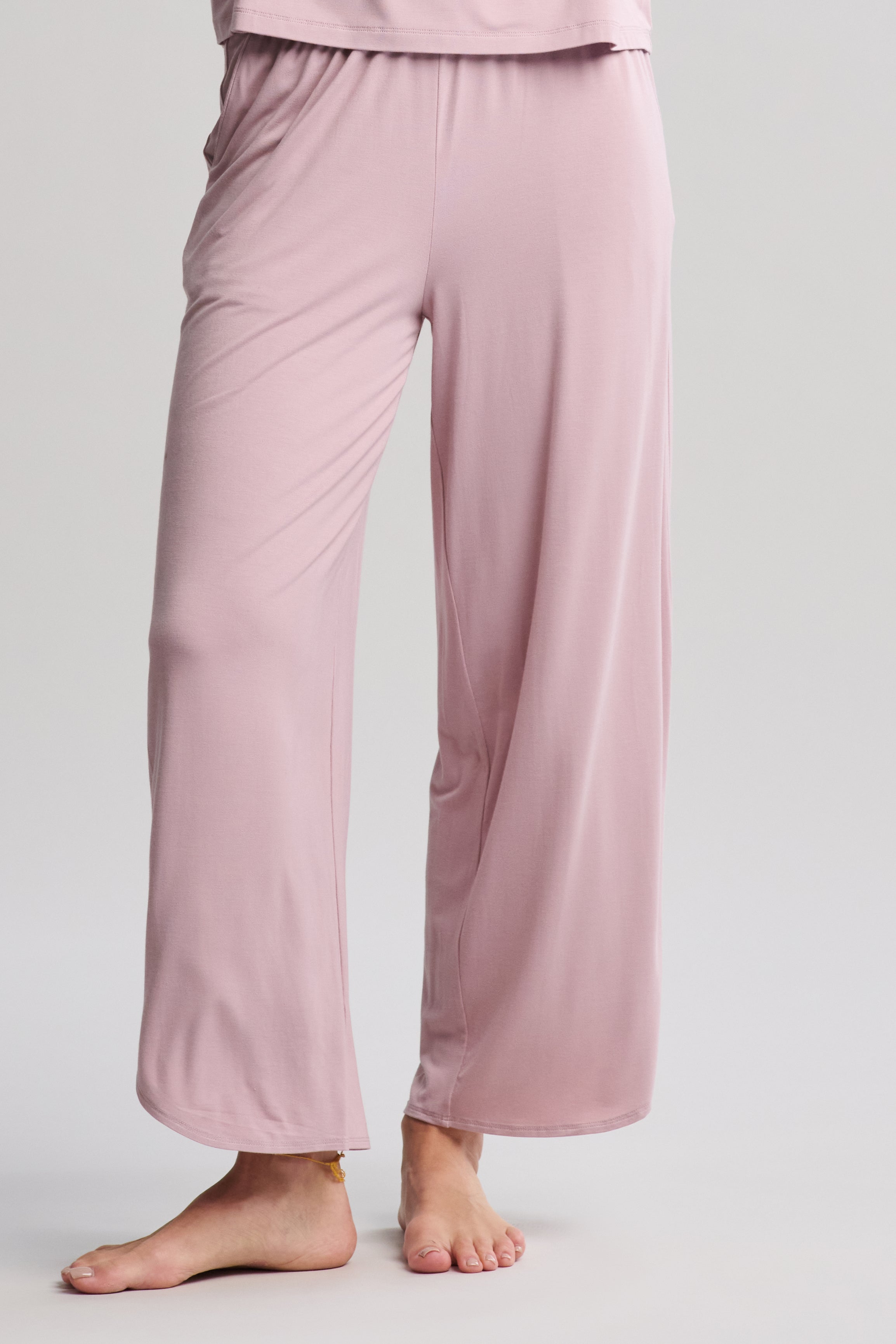 Ultra Soft Jersey Curved Hem Cropped Pant | Barefoot Dreams®